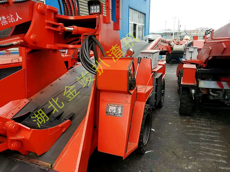 扒渣机生产厂家 轮式皮带扒渣机1120-02.jpg